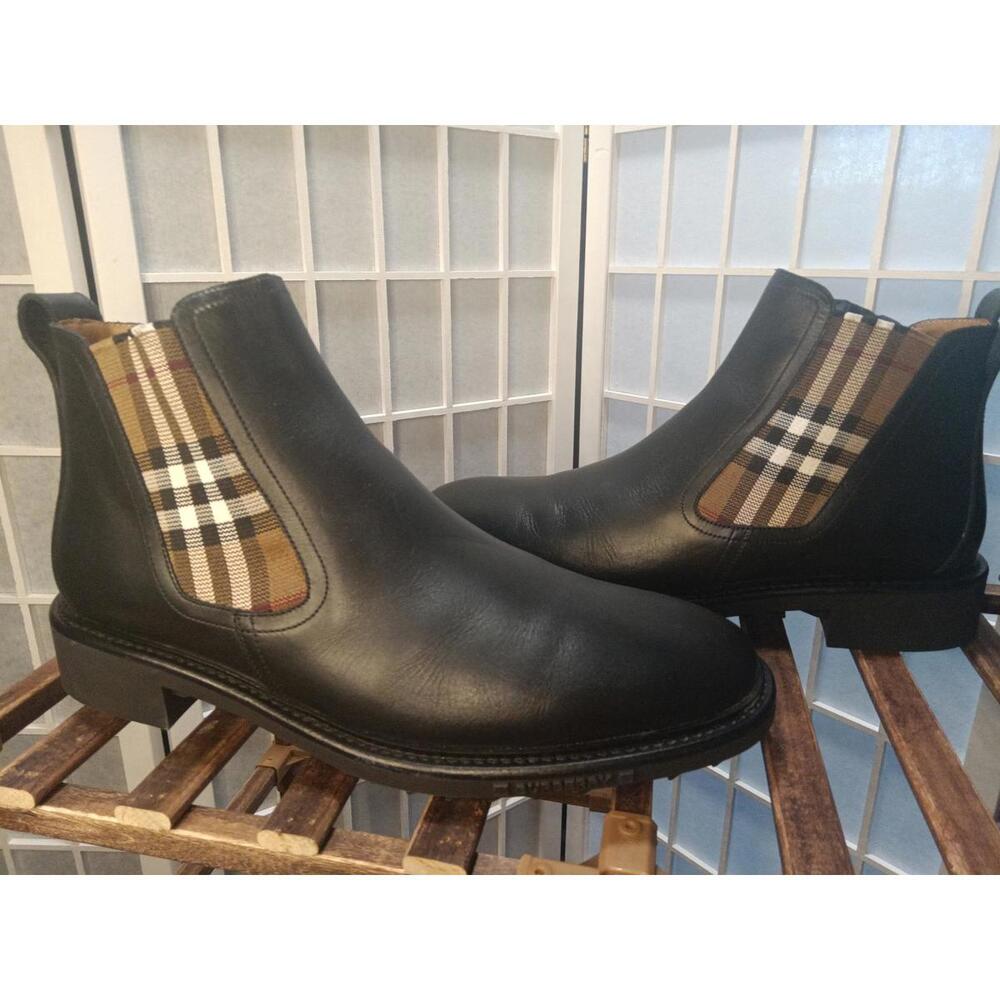 Burberry Black Leather Chelsea Boots with Plaid Elastic Side